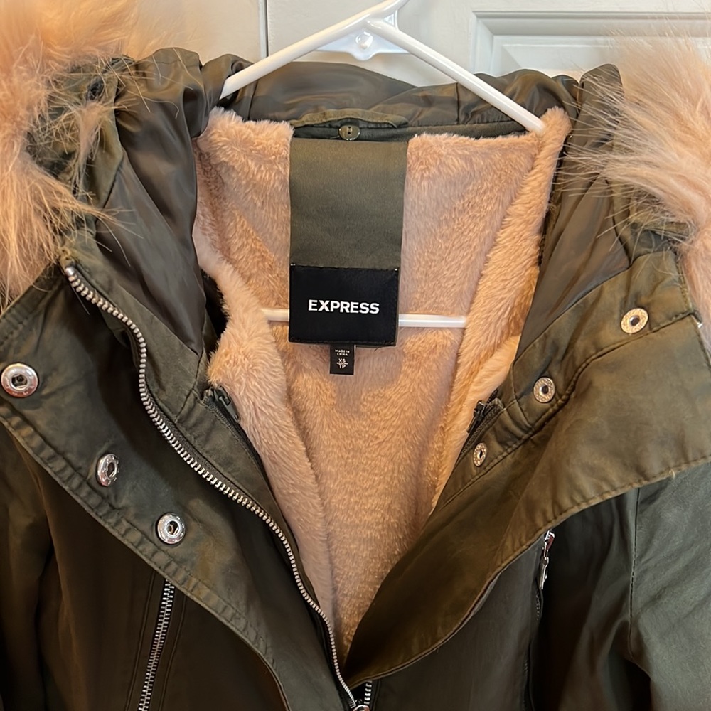 Never worn! Like new! - Picture 4 of 6
